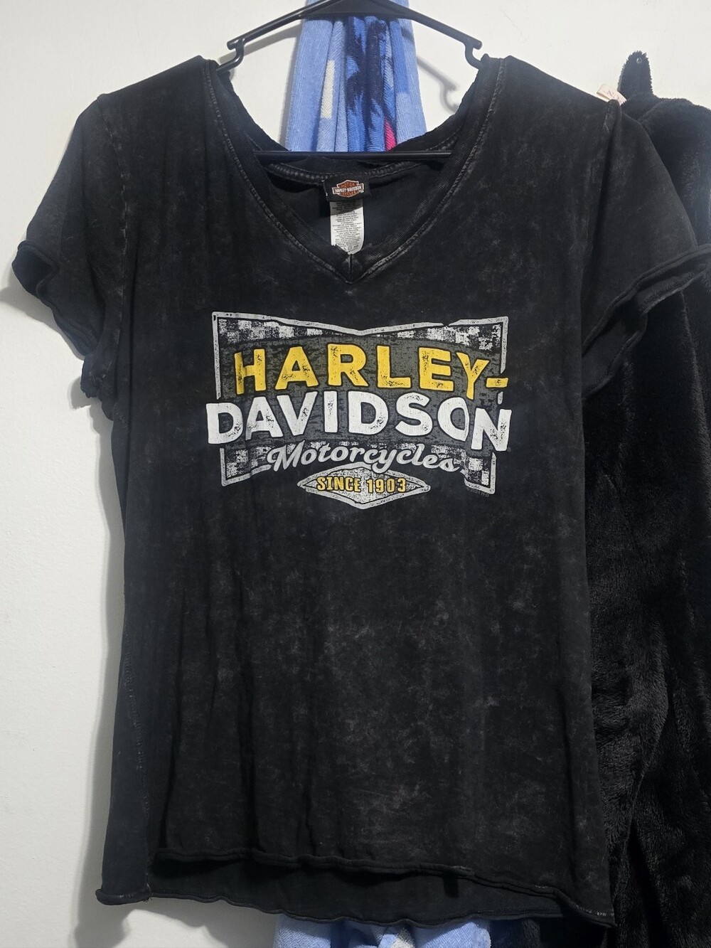 Harley-Davidson Black V‑Neck Tee with Yellow & White Logo